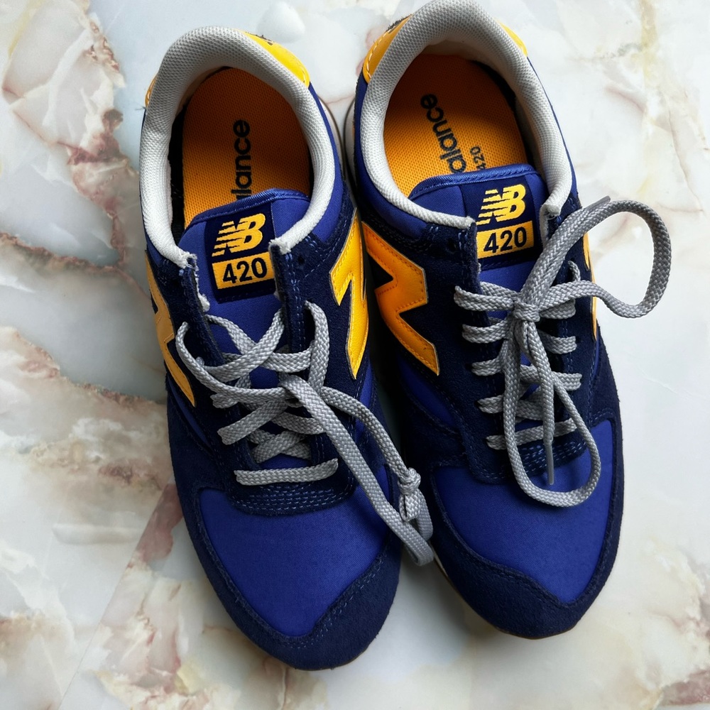 NWT New Balance Sneakers 420 size 6.5